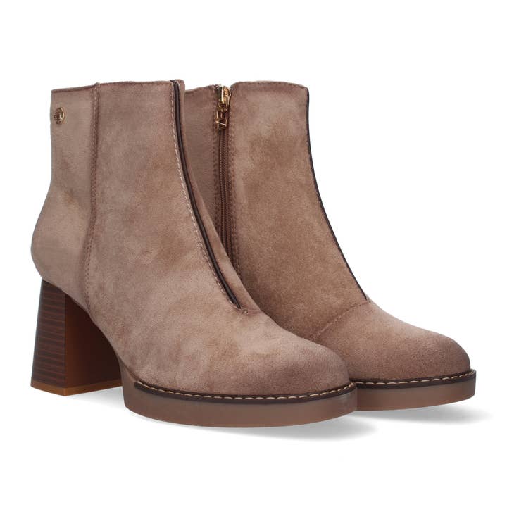 beige Stiefeletten mit Nietenverzierung für den Großhandel von Brideluxe Mayorista