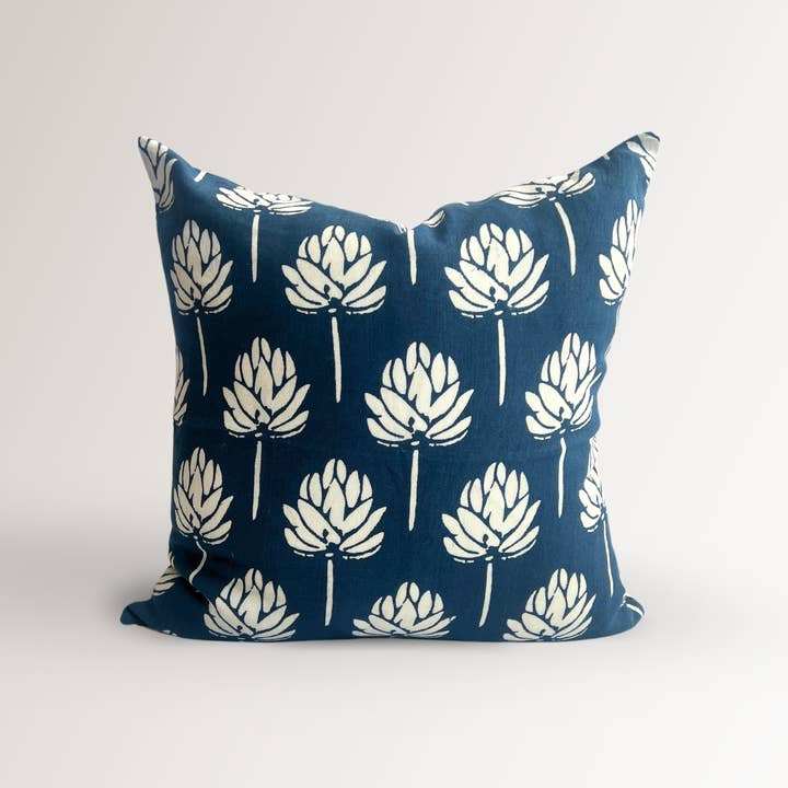 Funda de cojín Lotus Bloom (hecha por encargo) para venta al por mayor de Banyan & Birch