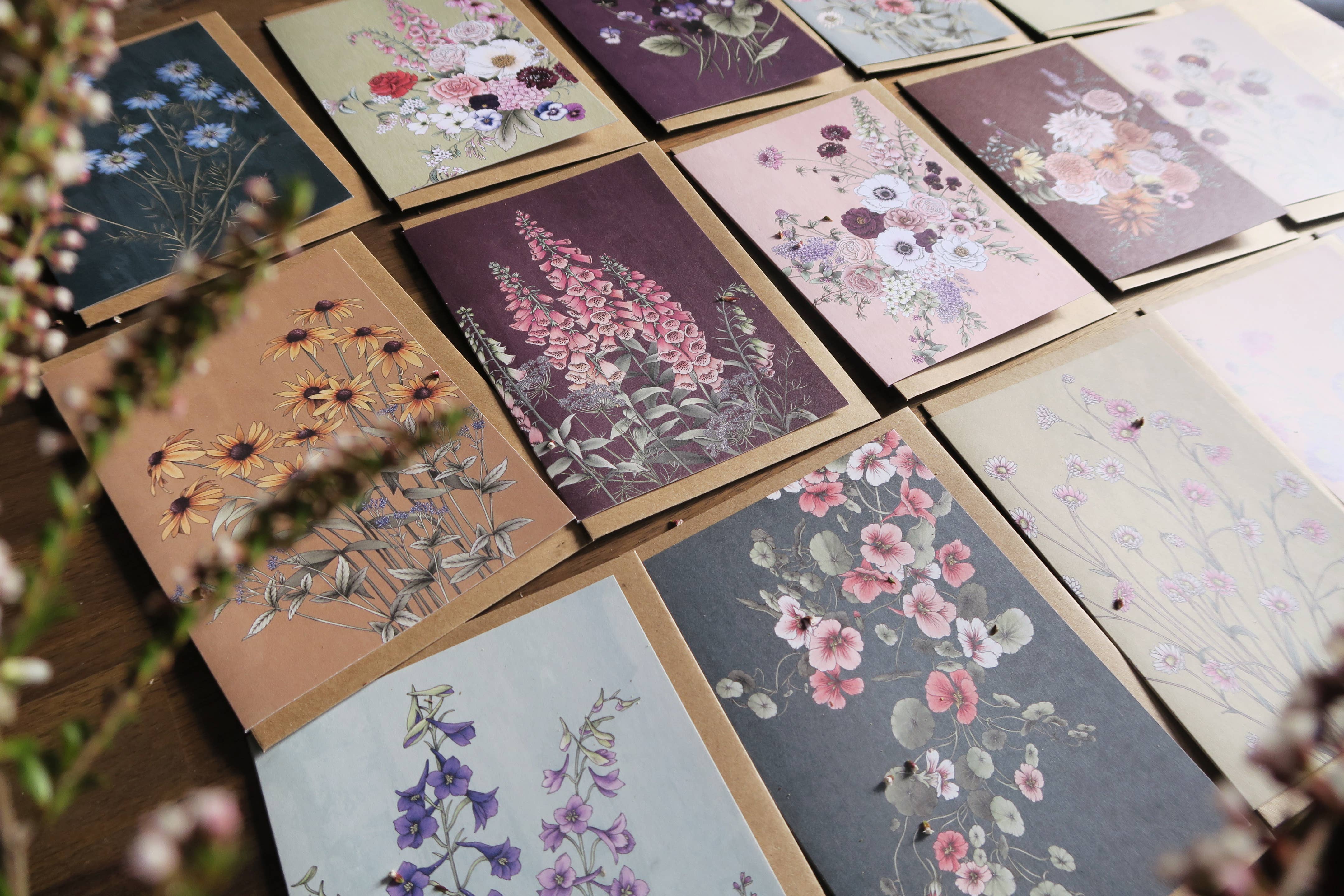 Typoflora - Vendita all'ingrosso Biglietti di auguri generici - Carta Ritratto di Susan dagli Occhi Neri2