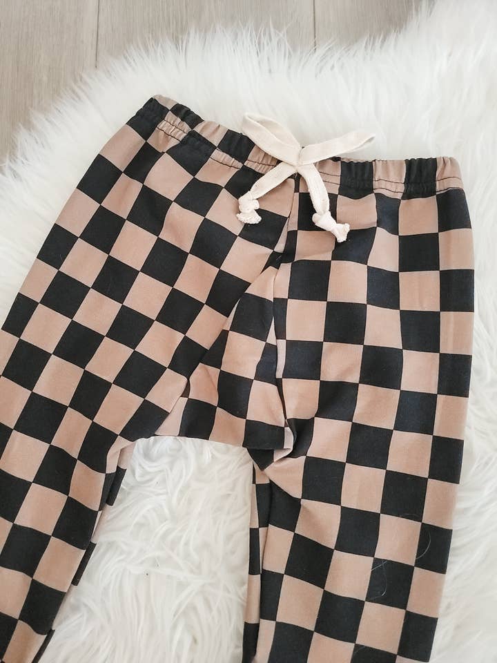 Rufflеѕ & Bоwtіеѕ - Affordable Boys & Girls Clothing - Wholesale Sleepwear Set - Kids - Unisex Toddler Kids 2 Piece Jogger Set - Black & Brown Check6