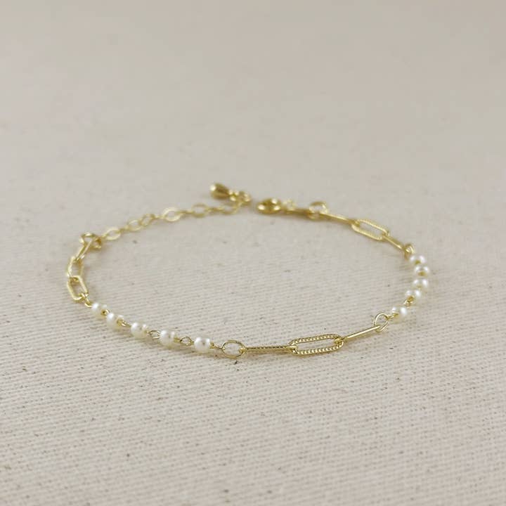 GoldFi - Wholesale Link & Chain Bracelet - 18k Gold Filled Diamond Cut Paperclip & Pearls Bracelet2