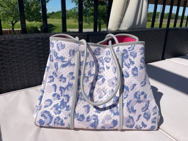 Trendy Wholesale - Wholesale Tote Bag - Women's - Blush Leopard Print Neoprene Tote Bag3