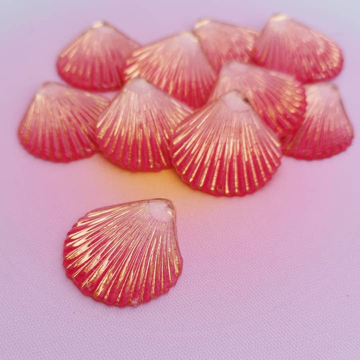 Conchiglie in acrilico rosa per la vendita all'ingrosso da parte di Pampa Mia