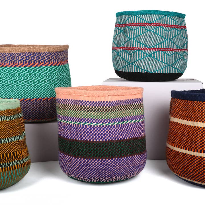 The Basket Room - Vente Paniers - JUA : Petit panier tricoté astucieux | Panier coloré pour plantes | Rangement d'étagère | Recyclé | Unique0