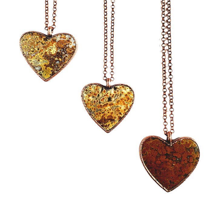 Collier en forme de cœur Ocean Jasper, cuivre antique pour la vente par MergingMetals