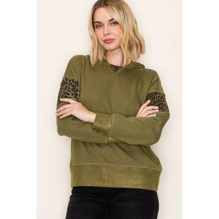 SUDADERA CON CAPUCHA Y ESTAMPADO ANIMAL BLOQUEADO para venta al por mayor de STACCATO