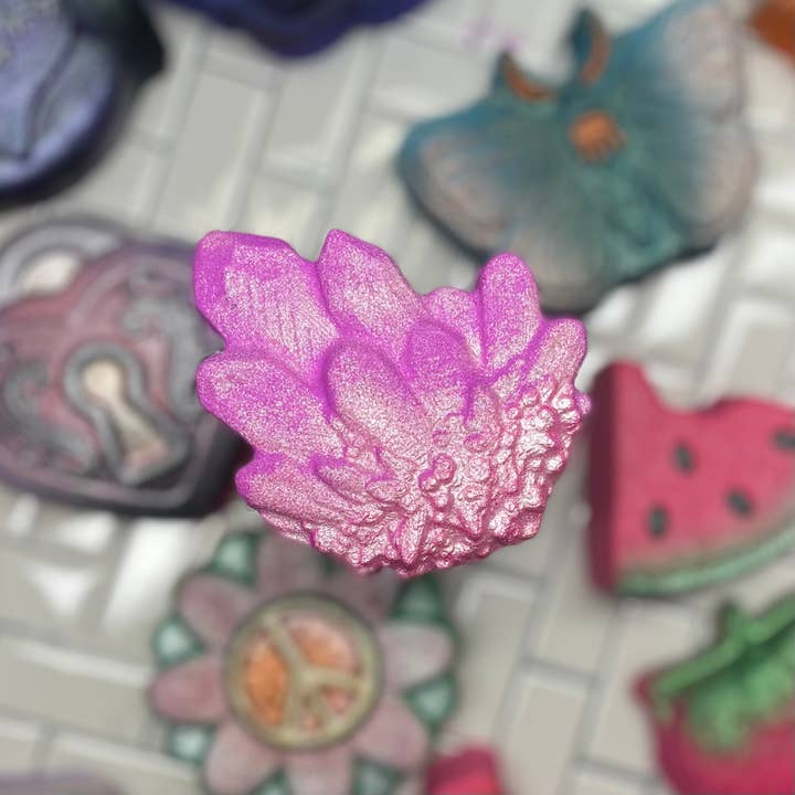 crystal bath bomb for wholesale by Boil & Bubble