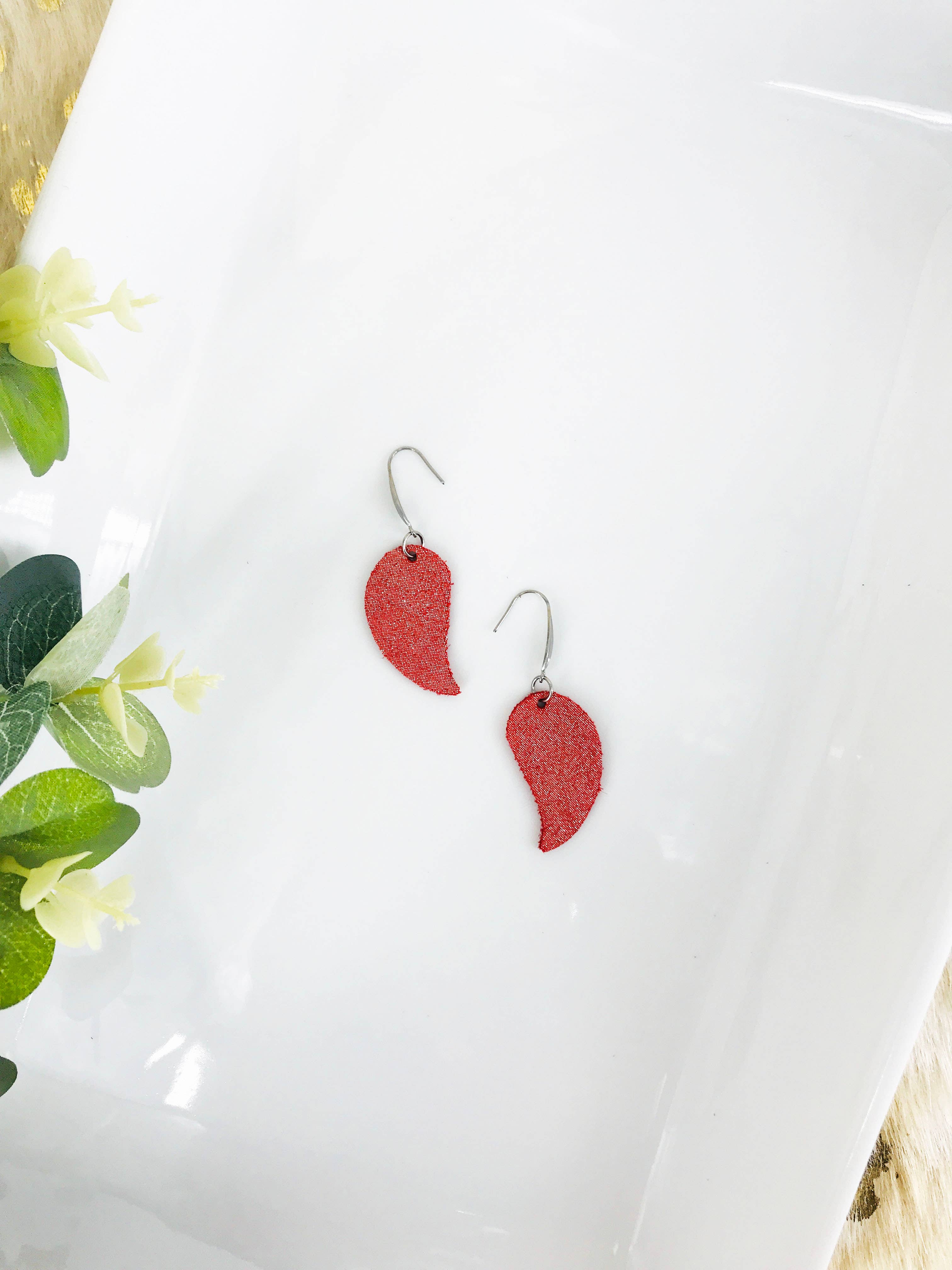 Magnolia & Peach Jewelry Boutique, LLC - Wholesale Dangle Earrings - Genuine Leather Earrings - E19-936