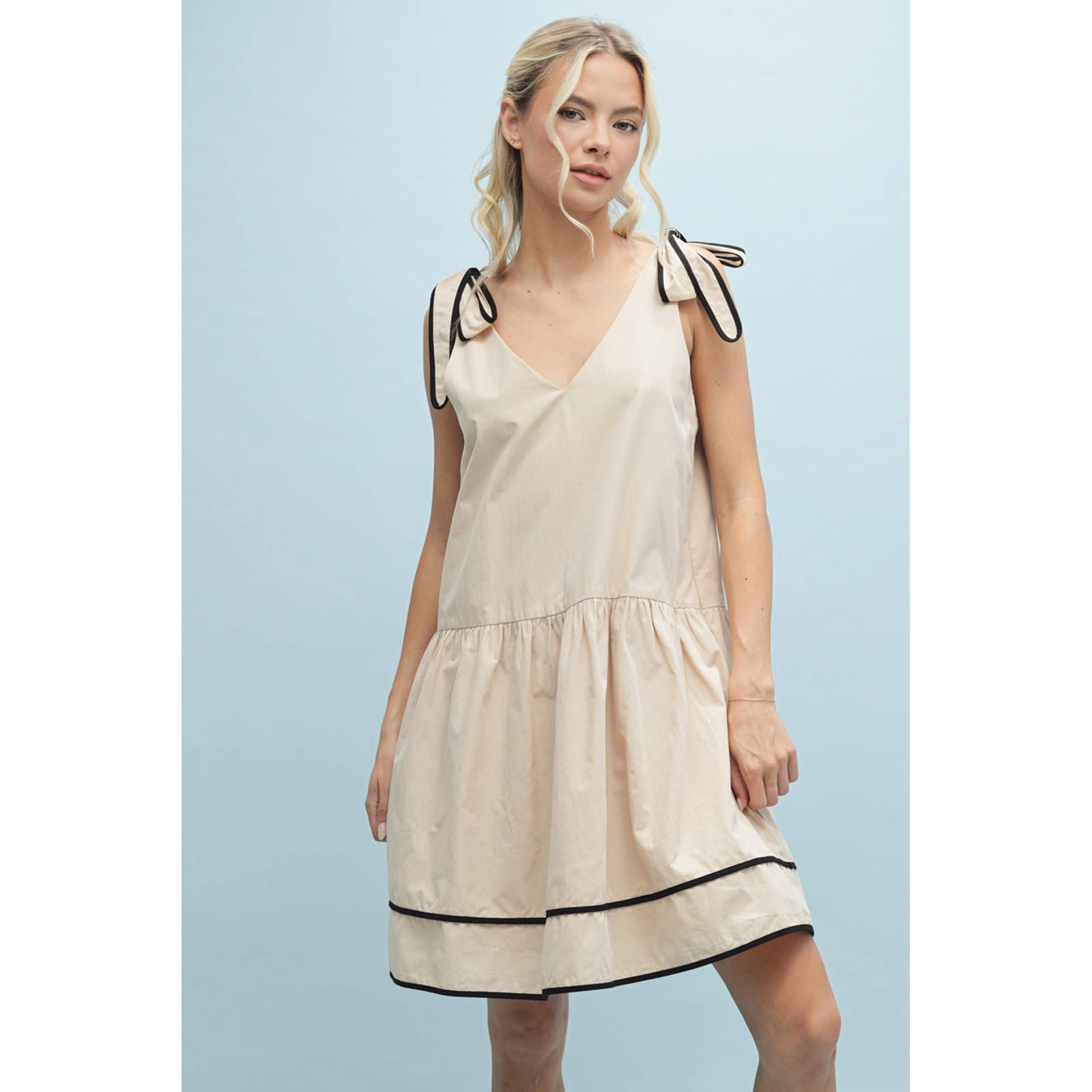 Wishlist Apparel - Venta al por mayor Vestido - Mujer - MINIVESTIDO CON TIRANTES ANUDADOS EN CONTRASTE/WL25-10251