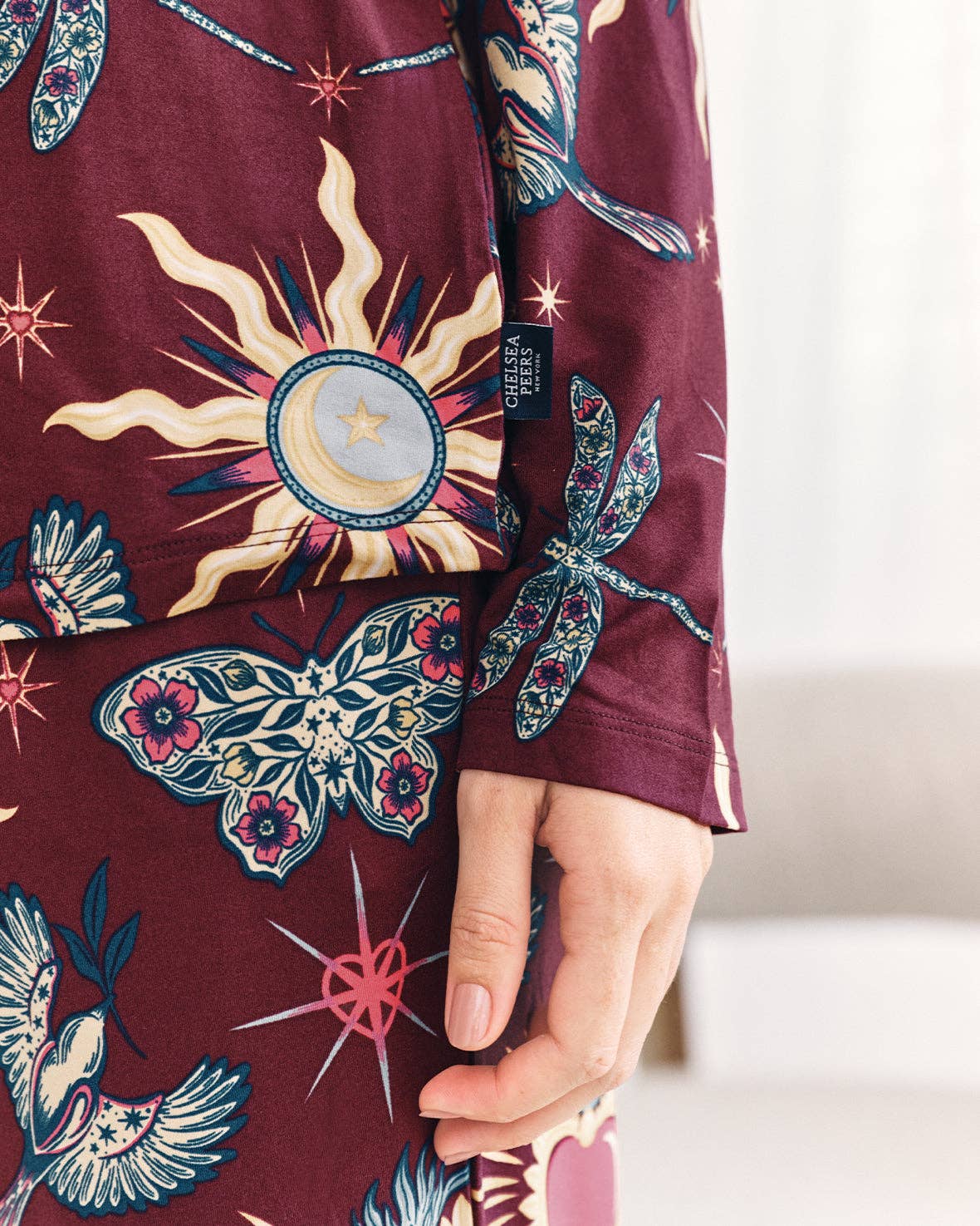 Chelsea Peers – wholesale Sleepwear set – Women's – Enchanted Glade Print Crew Neck Long Pyjama Set2