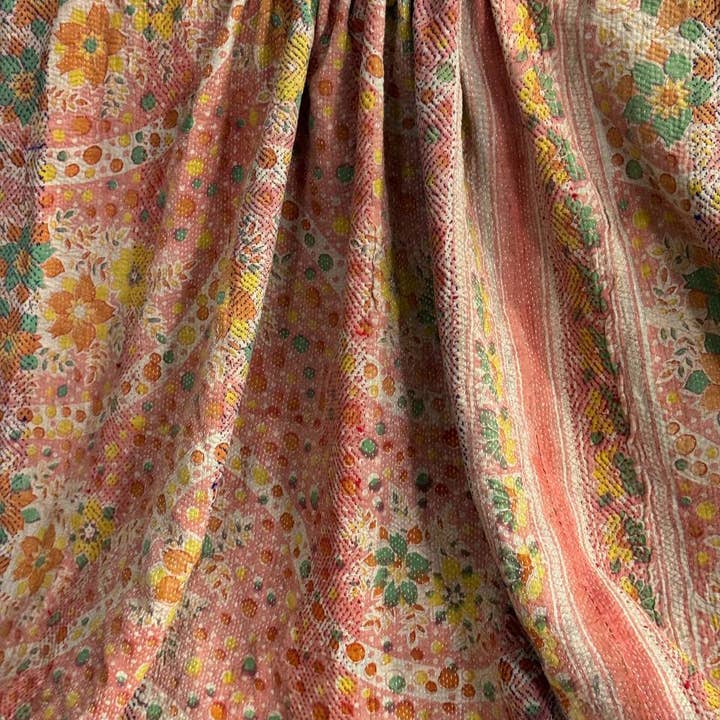 bhavnas boutique - Vendita all'ingrosso Trapunte - Copriletto Indiano in Cotone con Design Floreale Colorato e Ricamo Kantha1