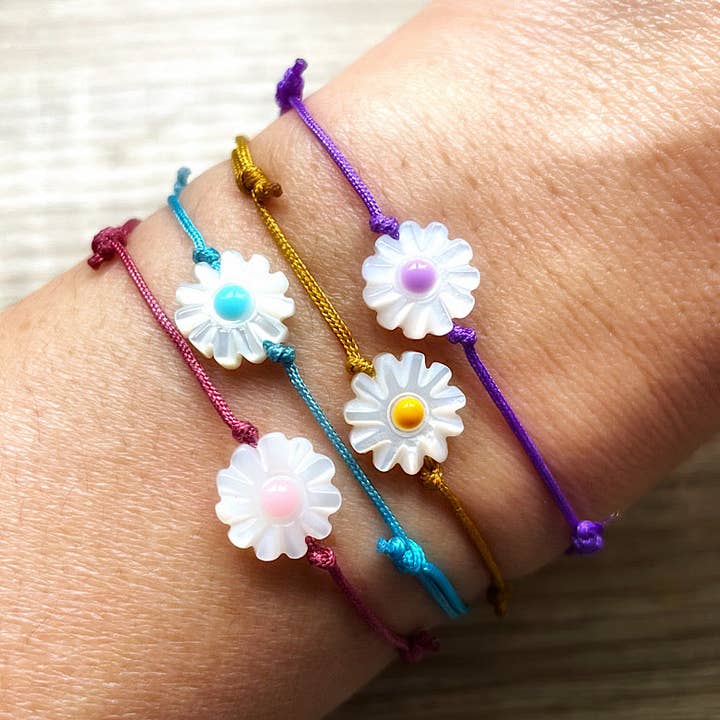 Marguerite multicoloured mother-of-pearl adjustable cord bracelet for wholesale by YSIE