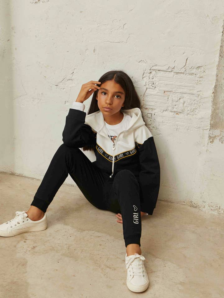 Felpa da Ragazza con Cappuccio Foderato Bianco/Nero per la vendita all'ingrosso da parte di Newness Kids