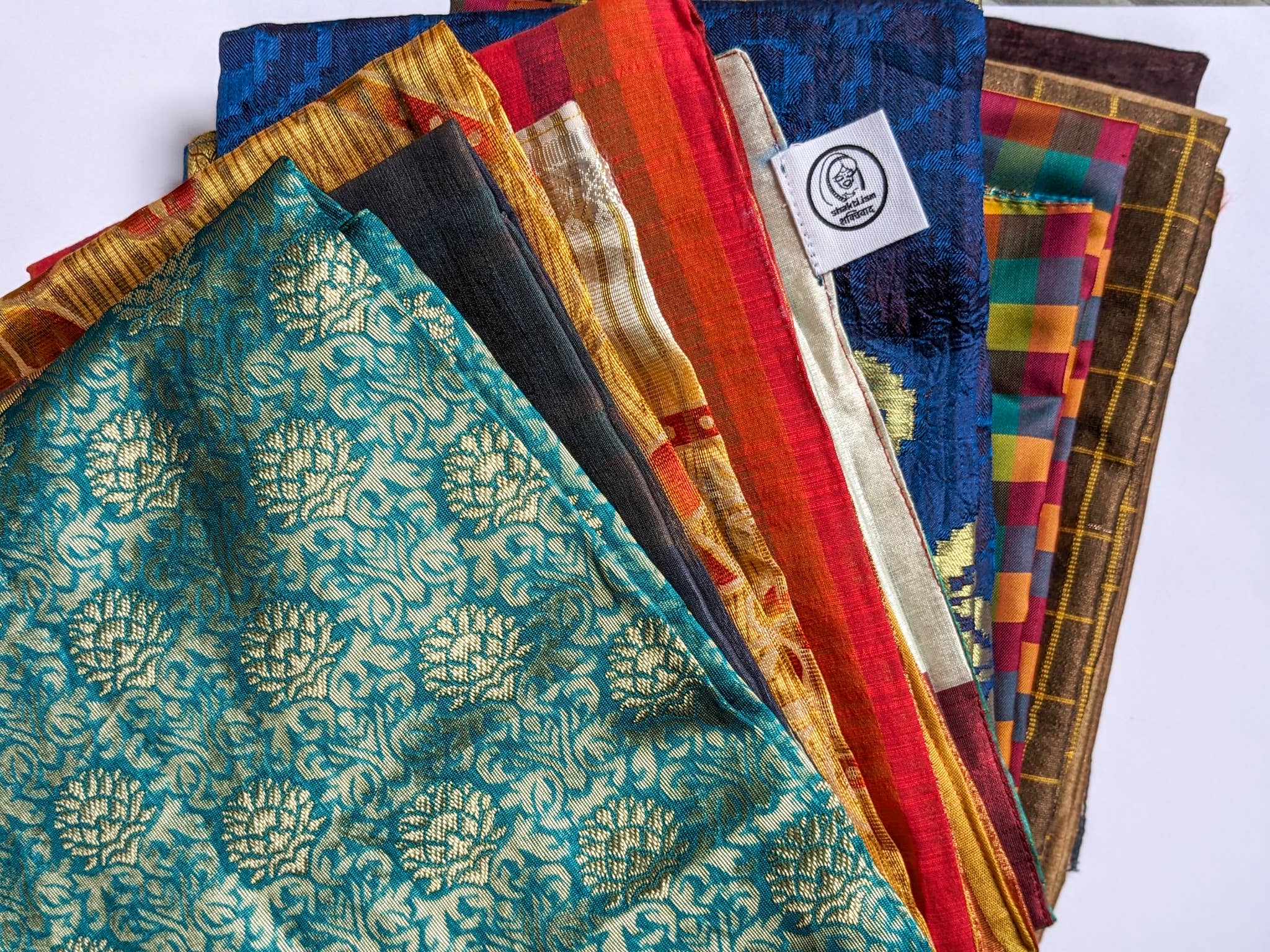 Shakti.ism - Wholesale Flat Wrap - L reusable sari gift wraps, furoshiki 60x60cm, 24x24in3