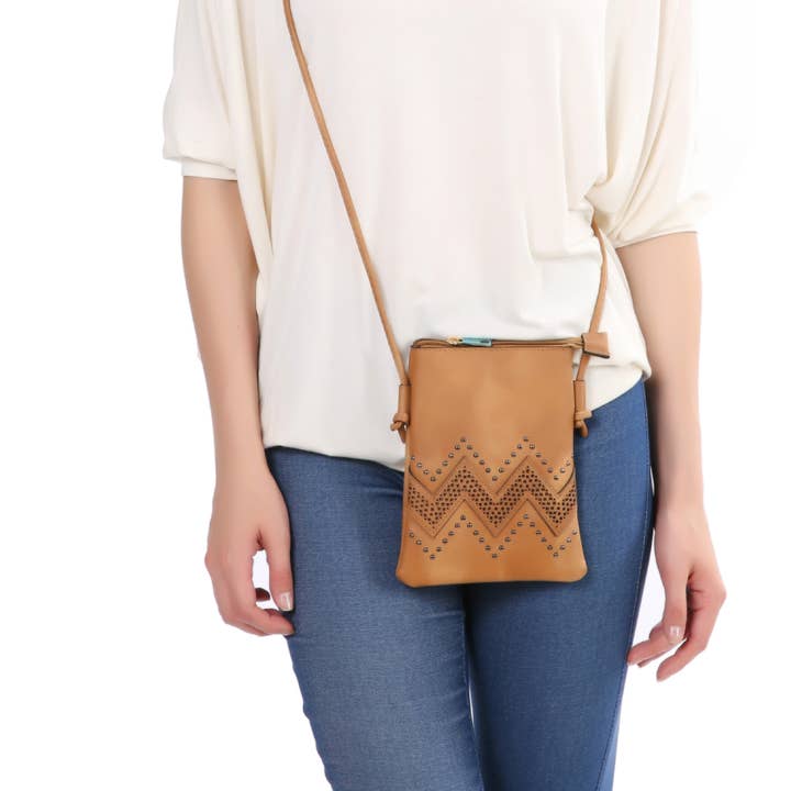Beige - Sac à bandoulière découpé au laser Ziczac pour la vente par Shine Mark Accessories