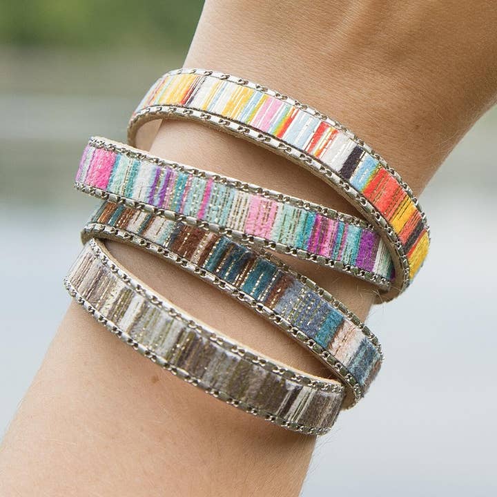 SAACHI - Wholesale Jewelry Set - Multicolor Shimmer Leather Bracelet Set
