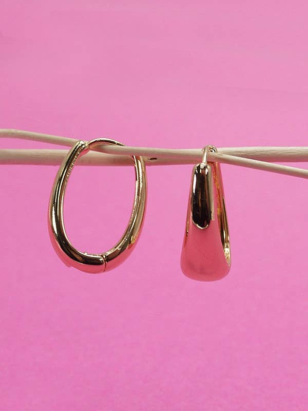 OVAL CHUNKY HUGGIE HOOP EARRINGS | 10E3032476 for wholesale by JOSSLYN by wall to wall