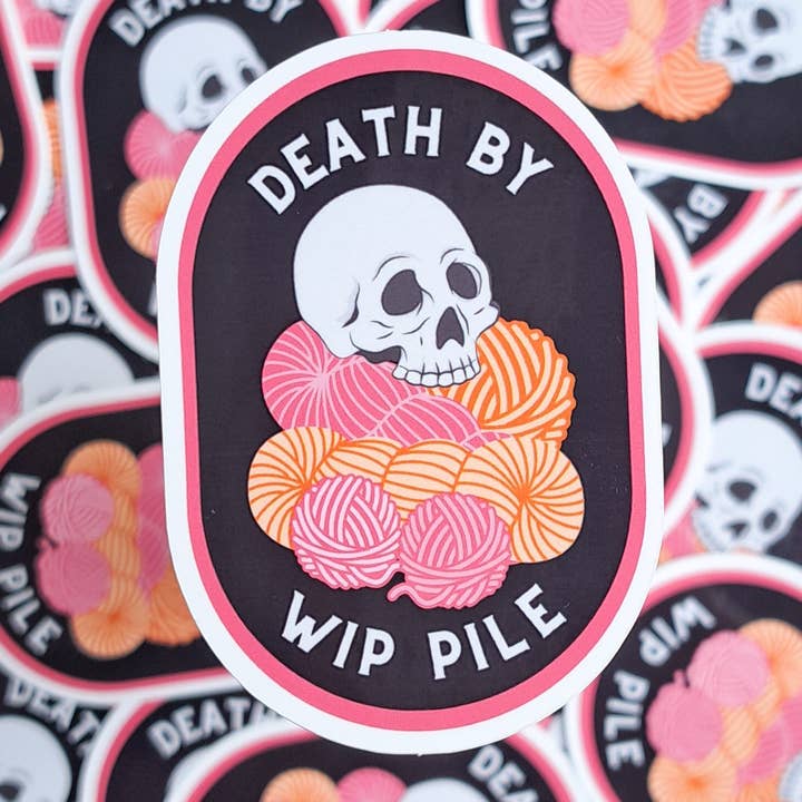 The Pigeon's Nest – Engroshandel Klistermærke – Død ved WIP-bunke klistermærke – Uhyggeligt garn-tema design3