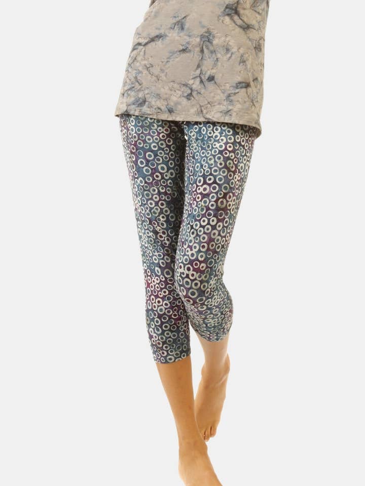 Hands To Hearts - Wholesale Athletic/Lounge Leggings - Women's - Batik Crop Leggings14