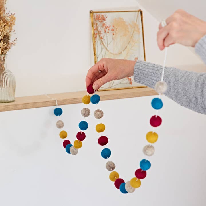 The Paper High Gift Company Limited – wholesale Bunting/garland – Handmade Multicoloured Felt Ball Garland