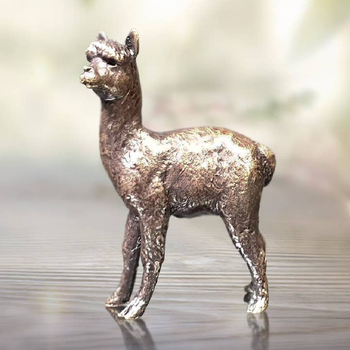 Butler & Peach Miniaturalpaka aus Bronze (2093) für den Großhandel von Richard Cooper Bronze