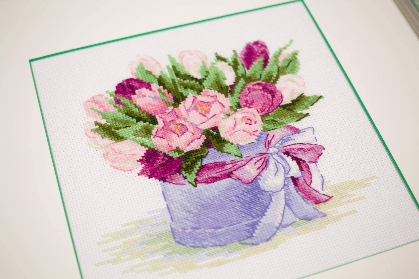 RIOLIS - Wholesale Embroidery/Cross Stitch Supplies - Cross Stitch Kit From Riolis 2003 Tulips Hat Box3