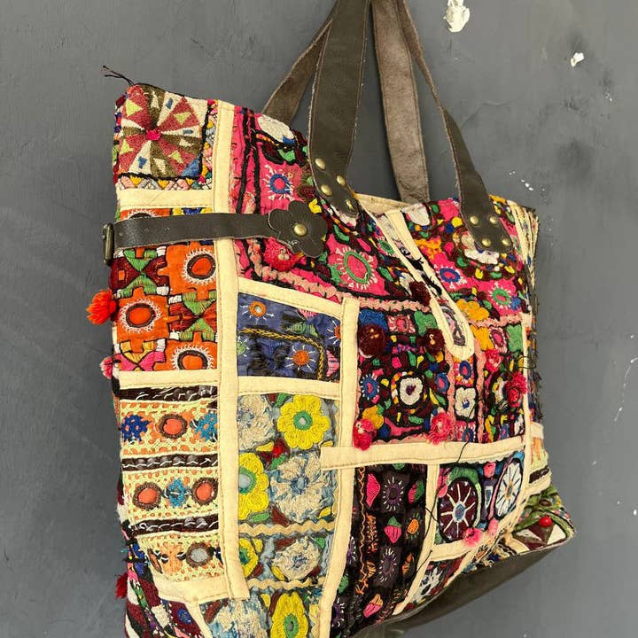 bhavnas boutique - Vente Sac porté épaule – femme - Sacs à bandoulière de travail en miroir à broderie florale indienne Banjara 3