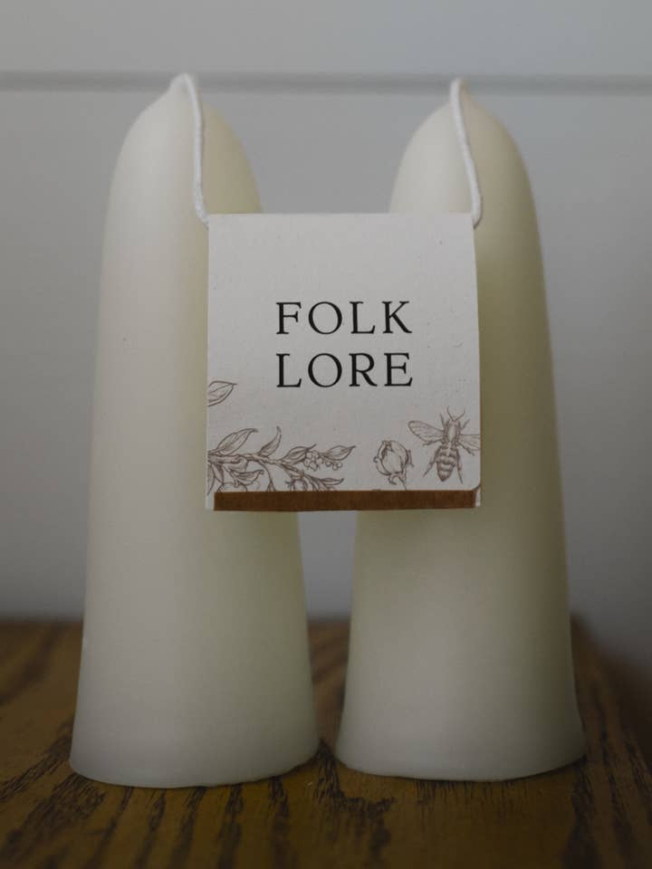 Stubbies en cire d'abeille trempée à la main, blanc lait (paire de 5") pour la vente par Folklore Artisan Beeswax & Home Fragrance