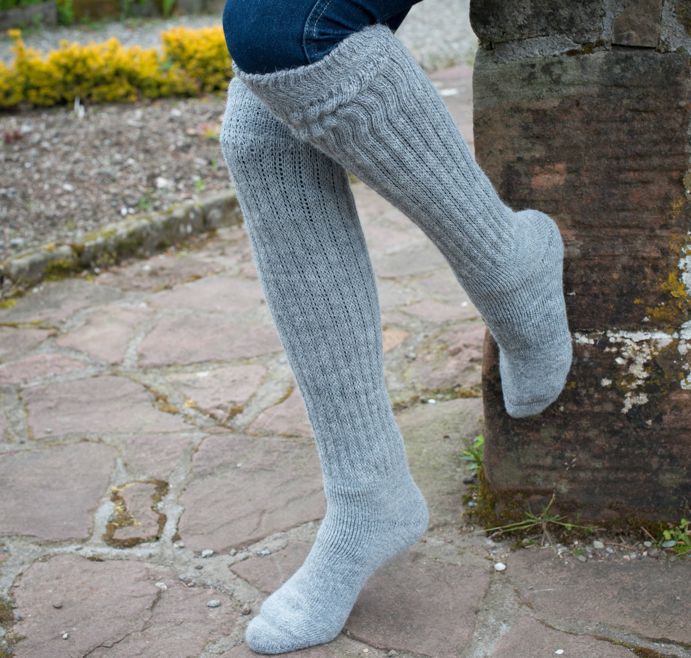 Samantha Holmes Alpaca Clothing and Gifts – Großhandel Socken – Damen – Damen Super Lange Alpaka Grobstrick-Rippensocken UK 4-8 US 6-5-1014