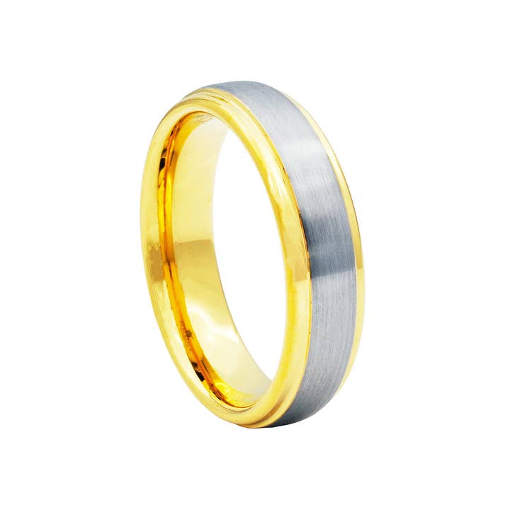 Bague en tungstène pour homme avec centre brossé plaqué or pour la vente par Blackjack Mens Jewelry