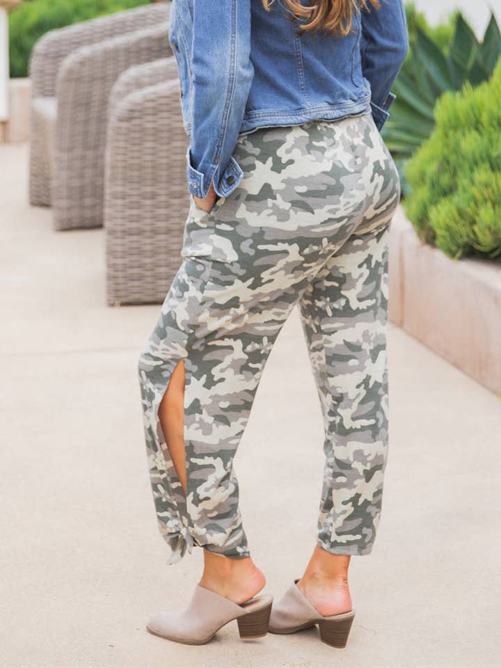 Tickled Teal - Wholesale Pants - Women's - Patterned Ankle Tie Brie Pants
