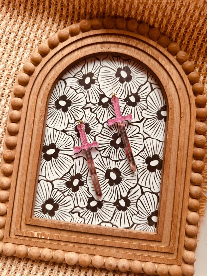 Espadas Rosas | Pendientes de Acrílico para venta al por mayor de Watch Me Bloom