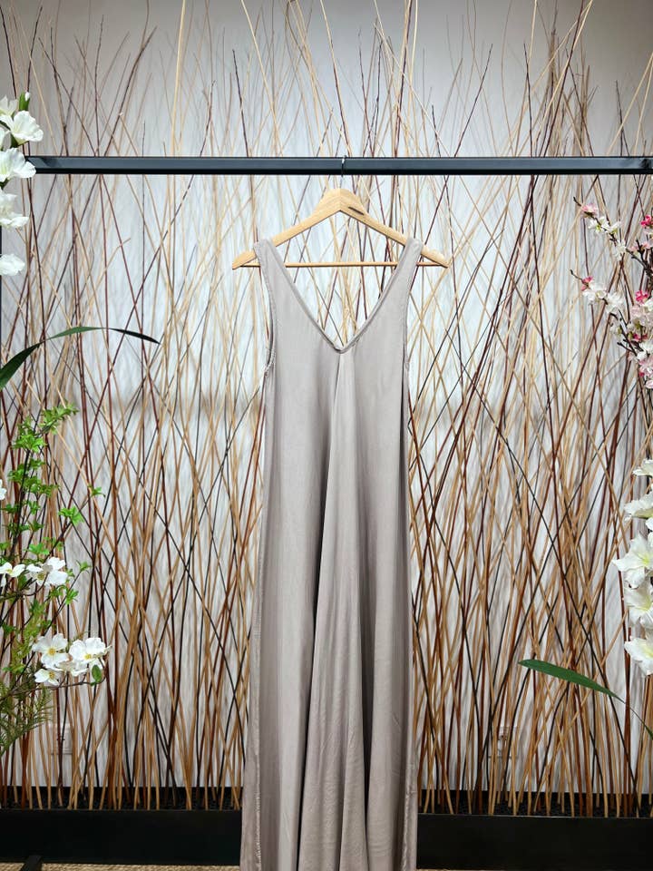 L'Emotion - Wholesale Dress - Women's - V Neck Wide Strap Maxi Simple Dress