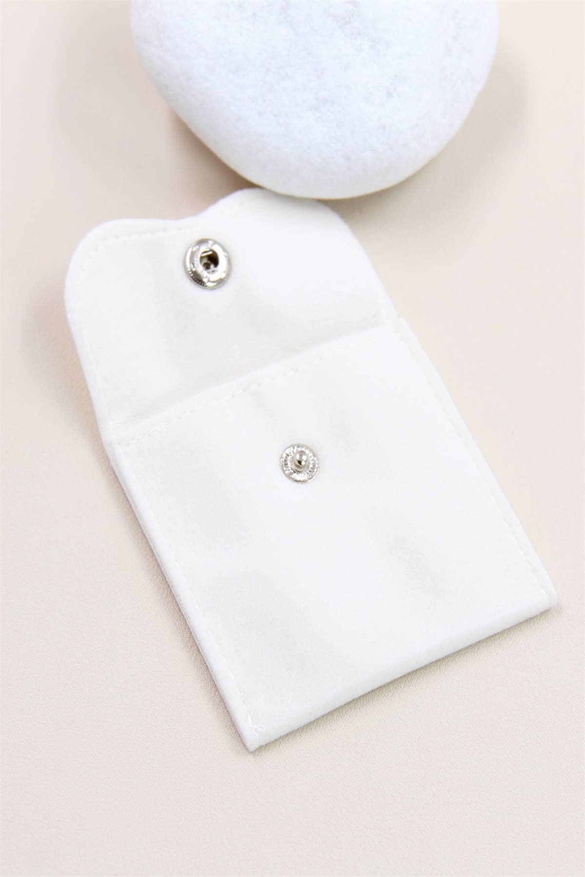 BELLISSIMA BIJOUX - Wholesale Gift Box - Velvet Gift Pouch - Pack of 10: Jewelry Treasures1