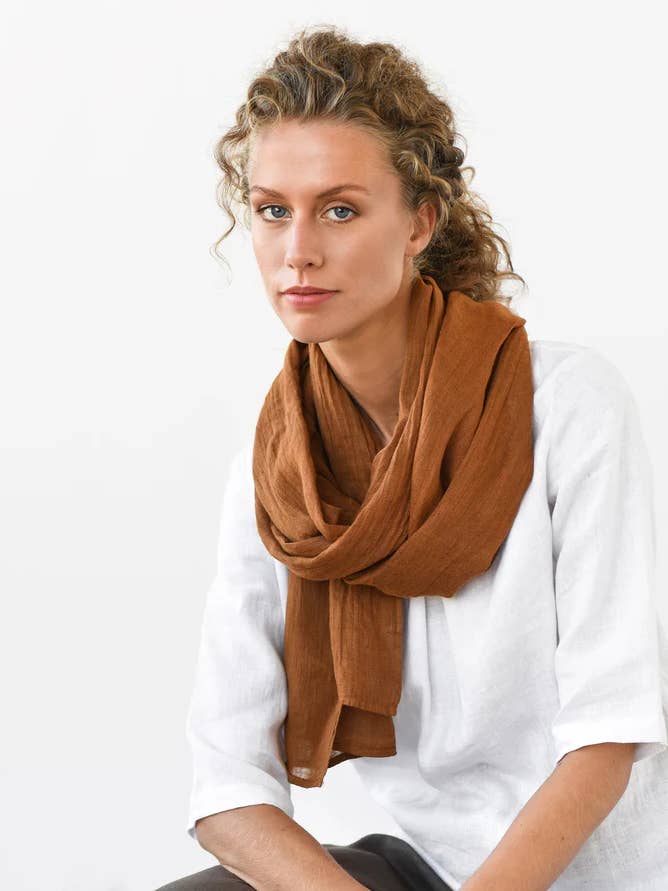 Sciarpa in lino color cannella per la vendita all'ingrosso da parte di MagicLinen (We handle U.S. import procedures for you)