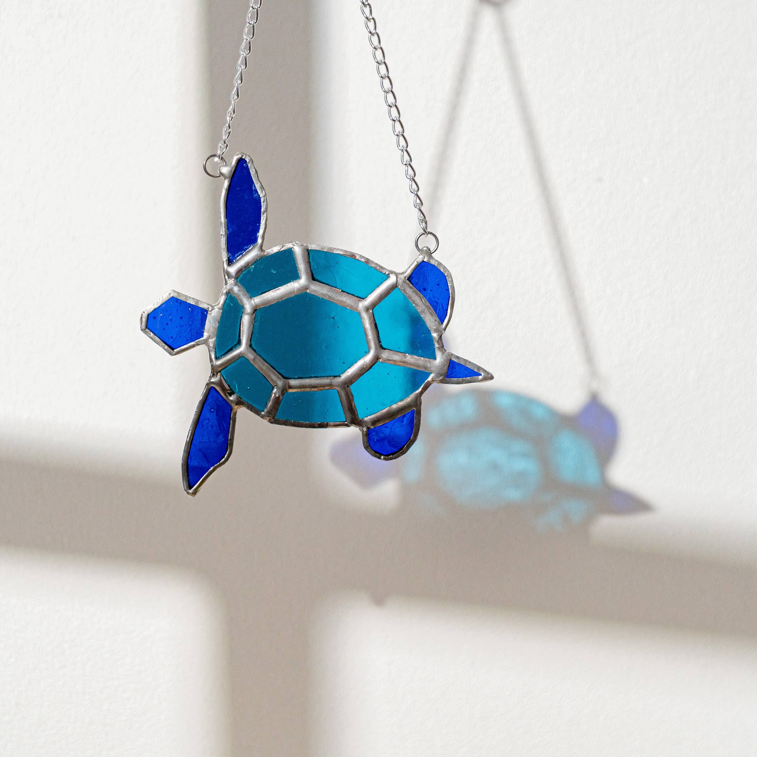 MondoBellissimo - Wholesale Suncatcher - Coastal Stained Glass Turtle Suncatcher F305