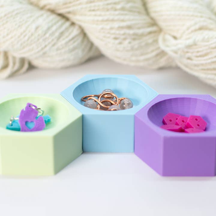 Blue Bird Makery - Wholesale Knitting/Crochet Supplies - Magnetic Hexagon Notons Dishes2