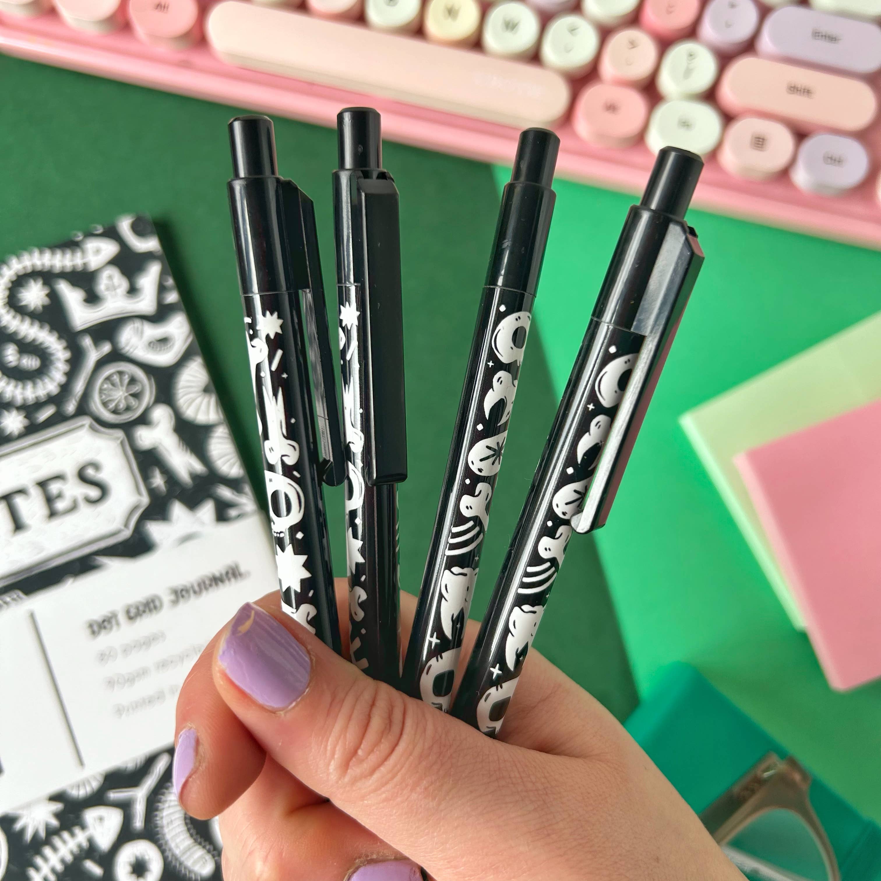 Stacey McEvoy Caunt – wholesale Pen – Skull and Bones Ballpoint Pen2