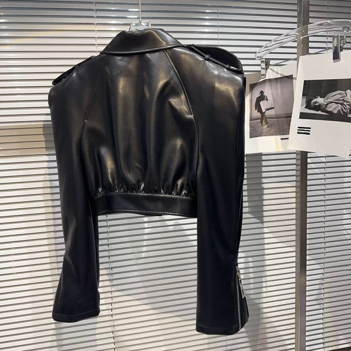 Productseeker – Casaco de couro - Mulher por atacado – JK194Casaco de Estilo Outono com Ombreiras em Pele Sintética1