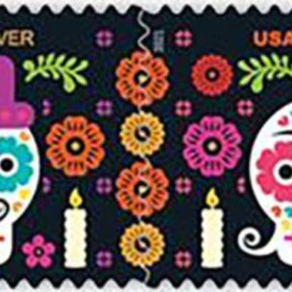 Postage Stamp Jewelry - Vente Boucles d'oreilles pendantes - Fête des morts 2021 - Sugar Skull - Timbre américain - Bijoux de timbres-poste - Boucles d'oreilles timbres-poste - Boucles d'oreilles à clip françaises en finition bronze5