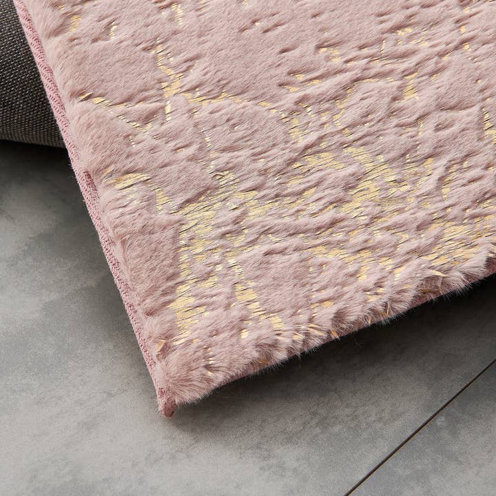 Amazing Rugs – Großhandel Teppichvorleger – Lily Dust abstrakter, goldvergoldeter Chinchilla-Kunstpelzteppich, Rosa3