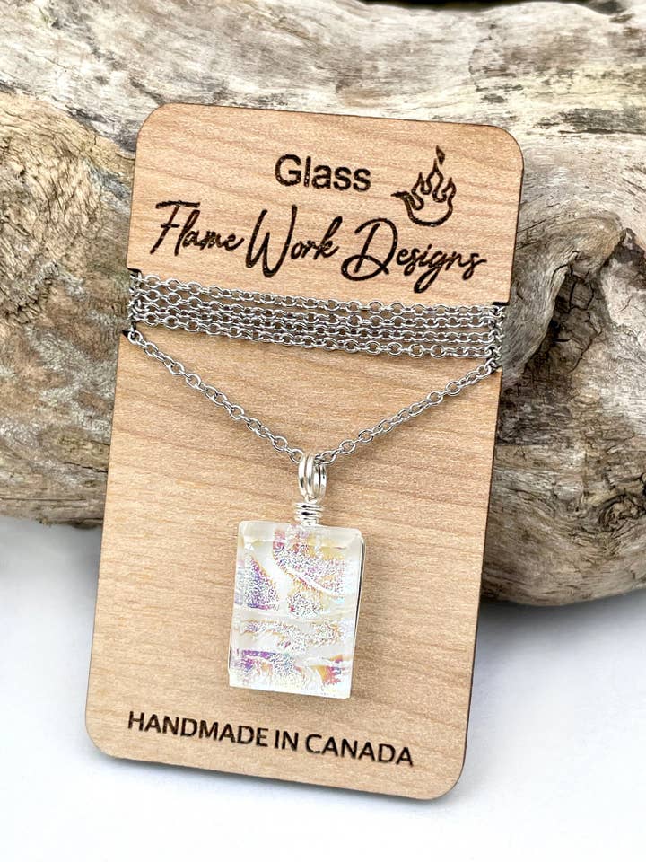 Pendente in vetro dicroico - Opale per la vendita all'ingrosso da parte di Flame Work Designs - Glass Jewelry
