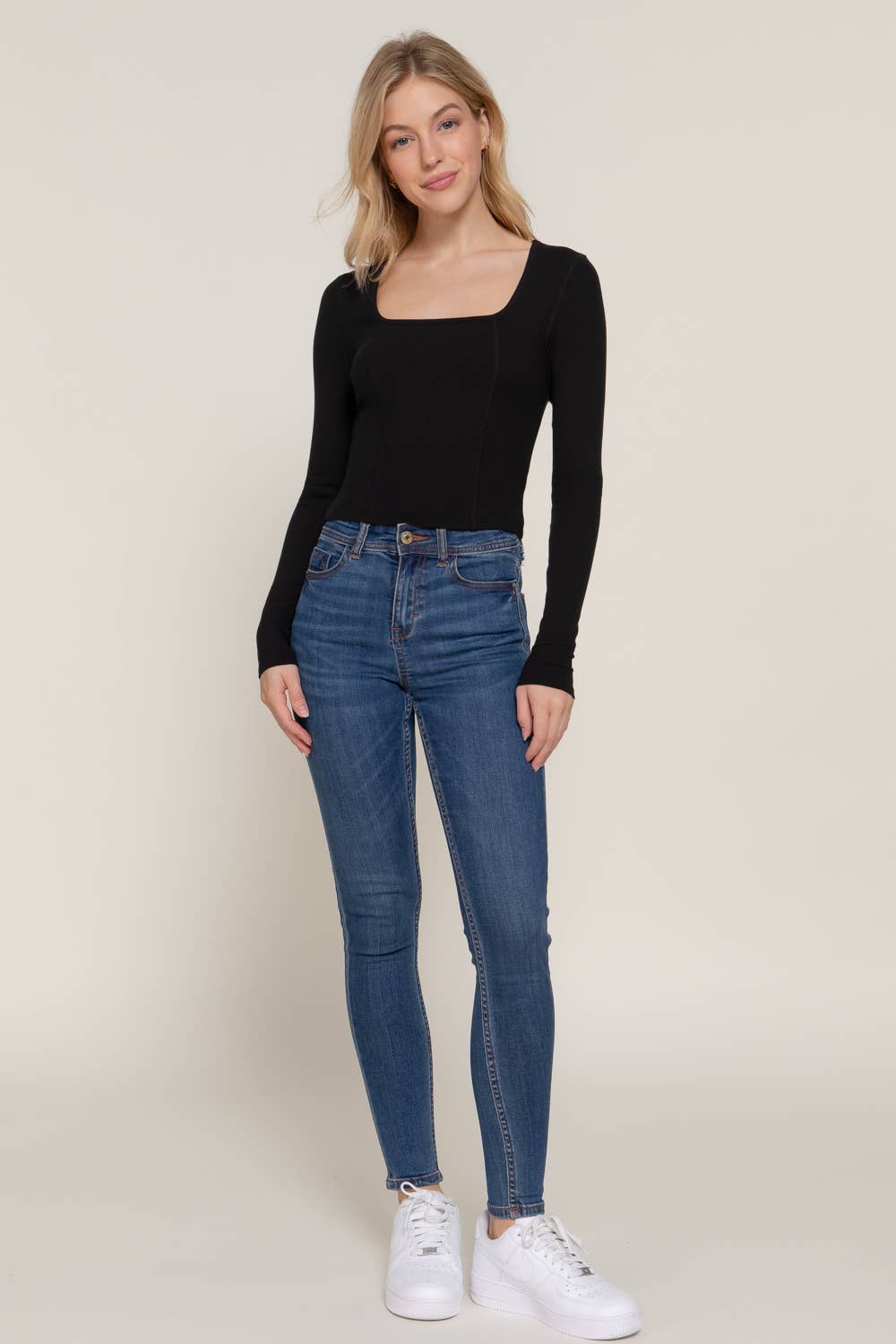 Active Basic | Active USA - Vendita all'ingrosso Top in maglia - Donna - Top in maglia a maniche lunghe con scollo quadrato e dettaglio corsetto16