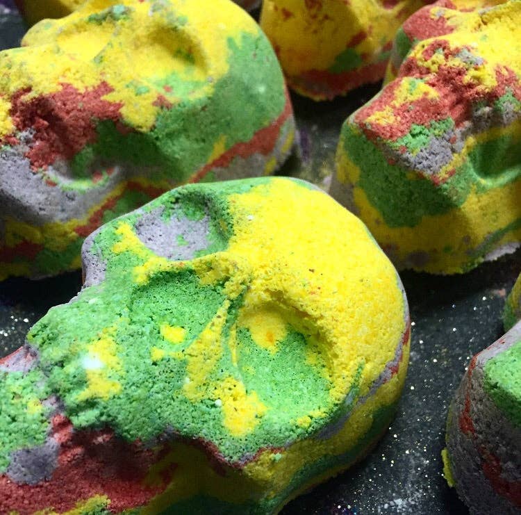 Man on the Moon Mystics - Wholesale Bath Bomb/Fizz - Rainbow Skull Bath Bomb6