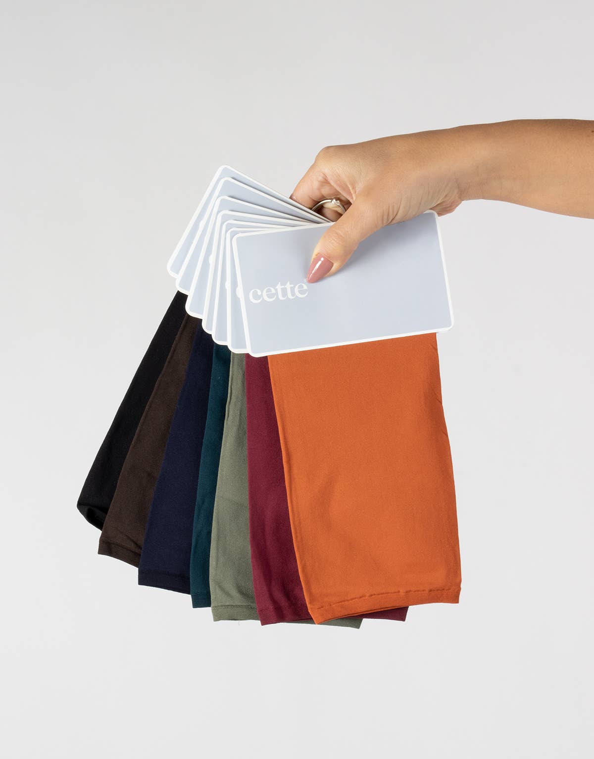 Cette – wholesale Tights - Dam – Ogenomskinliga strumpbyxor, Återvunna Strumpbyxor, Kvinnor Nylons, 70 DEN37