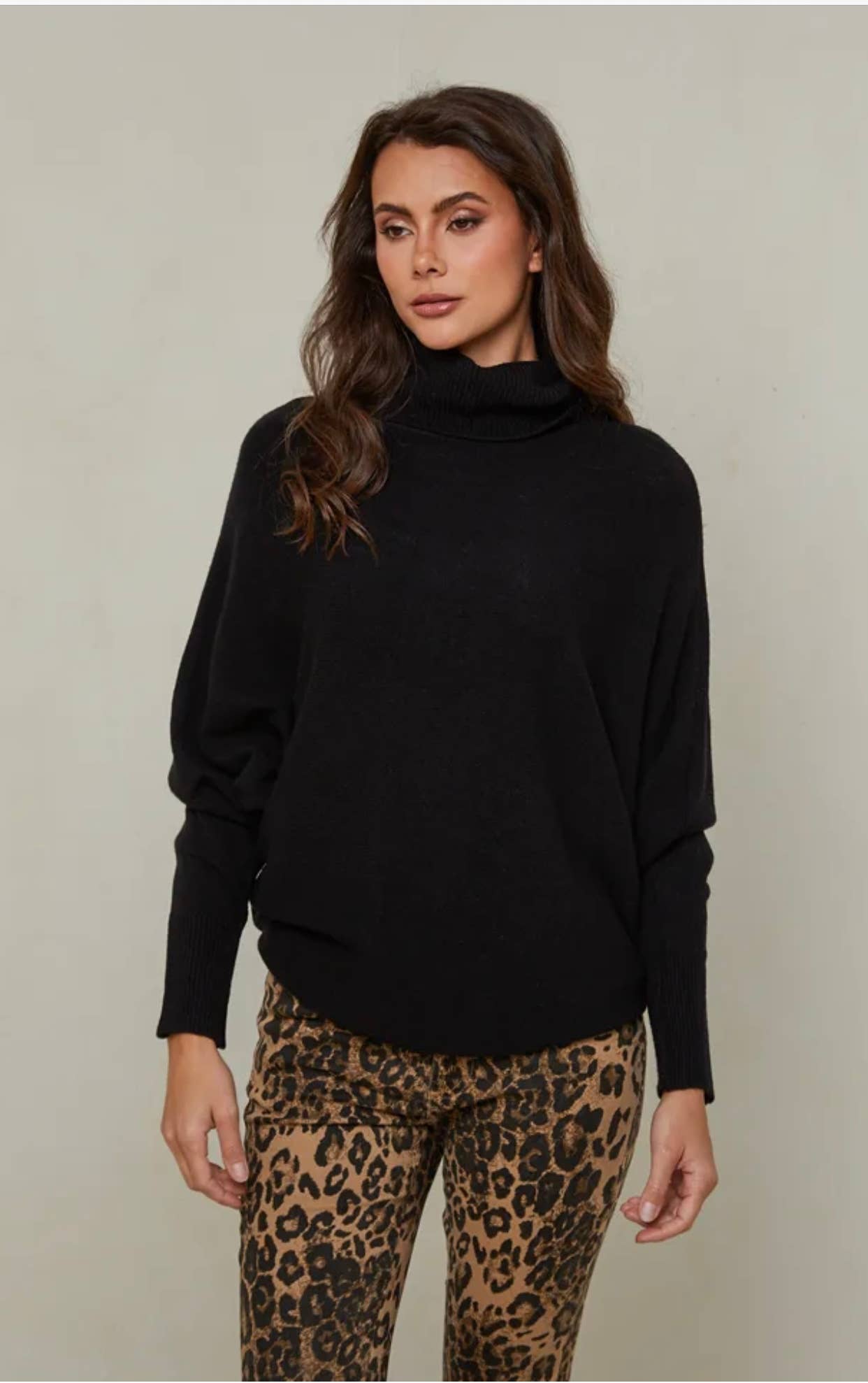 LÉA & LUC - Wholesale Knit Sweater - Women's - Turtleneck sweater REF. 614215