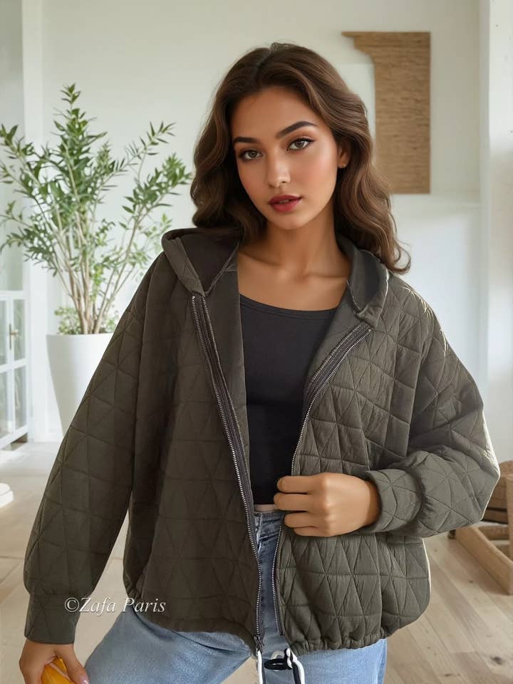 ZAFA PARIS - Wholesale Outerwear Vest - Women's - 00P25H26 Hooded quilted zip-up vest2