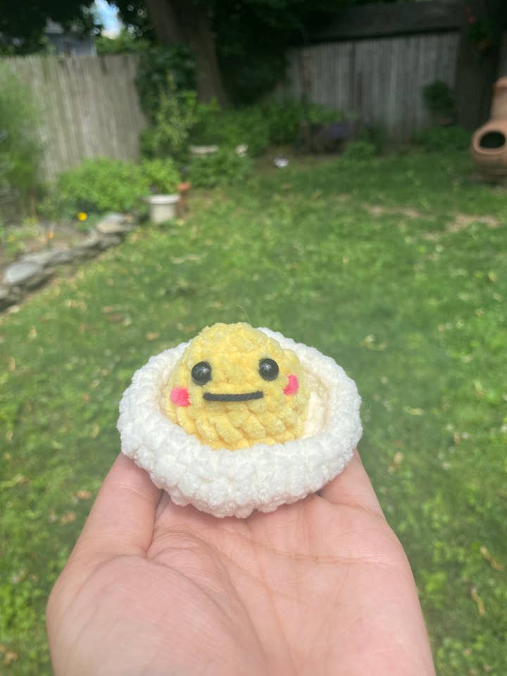 Winziges, gehäkeltes Plüschtier für den Großhandel von Fate and Fiber