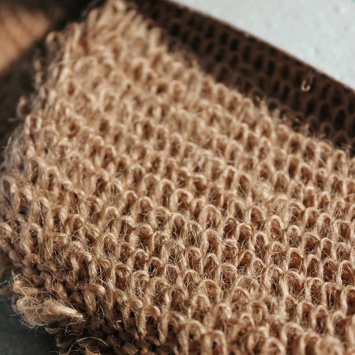 Aroma Theory – wholesale Exfoliating gloves/mitts – Ramie Fiber Exfoliating Mitt - Jute2