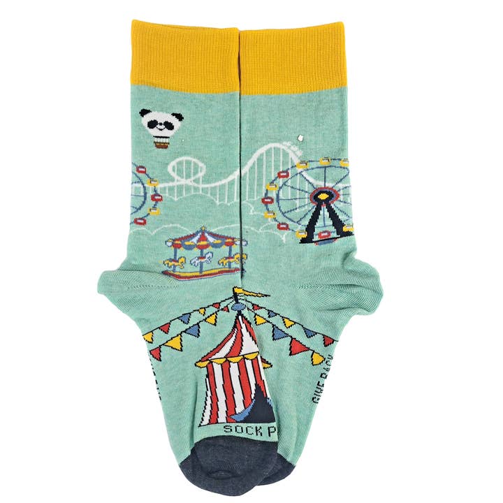 Chaussettes Circus Scene Roller Coaster de la marque The Sock Panda (adulte) pour la vente par Sock Panda